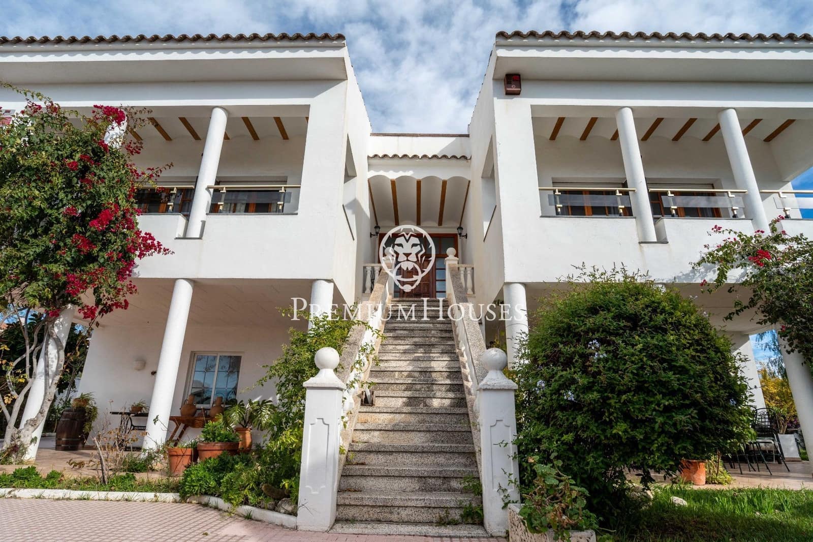 4 bedroom Villa for sale in Vilanova i la Geltru with pool garage - € 715,000 (Ref: 9419617)