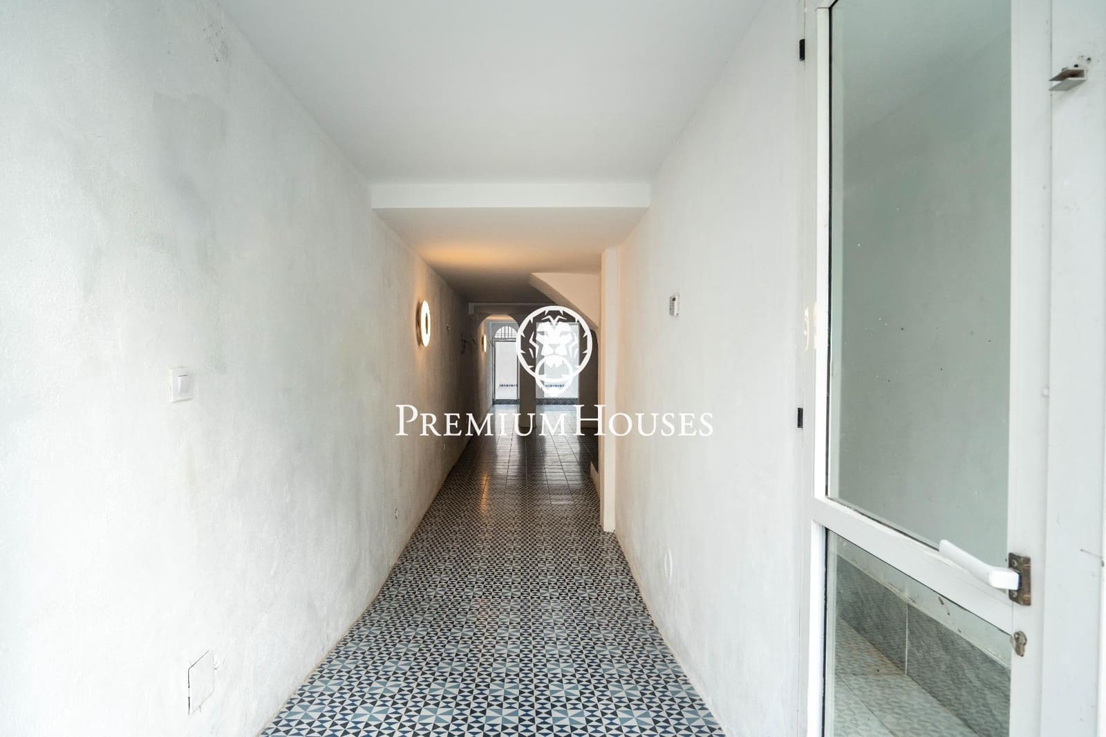 Commercial for sale in Sitges - € 475,000 (Ref: 9436109)