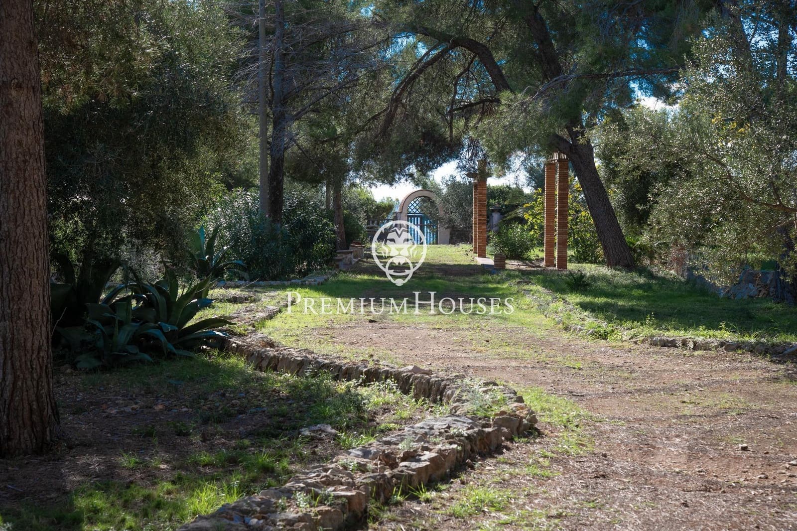 2 soveværelse Finca/Landehus til salg i Torredembarra - € 2.000.000 (Ref: 9446631)