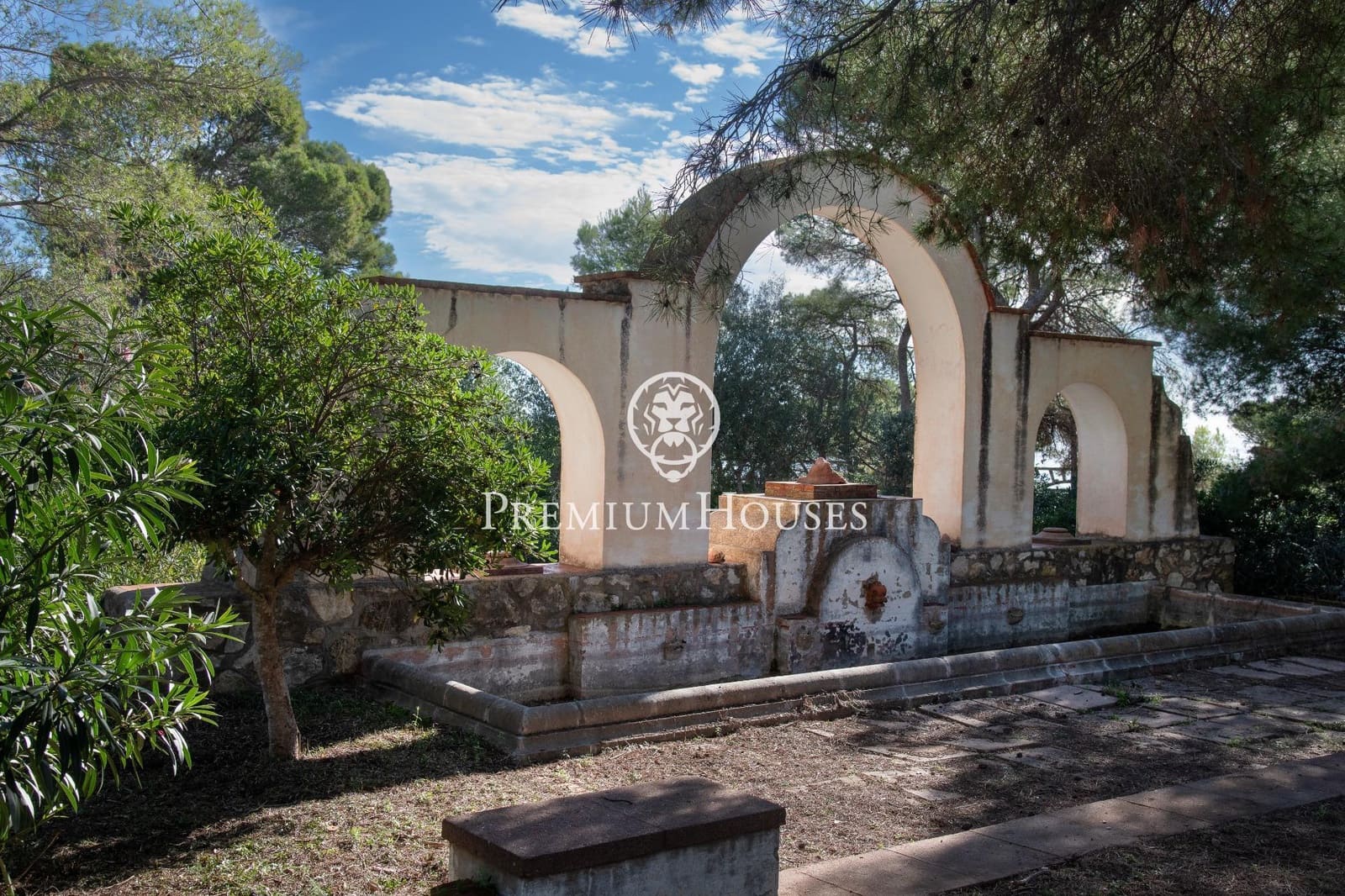 2 soveværelse Finca/Landehus til salg i Torredembarra - € 2.000.000 (Ref: 9446631)