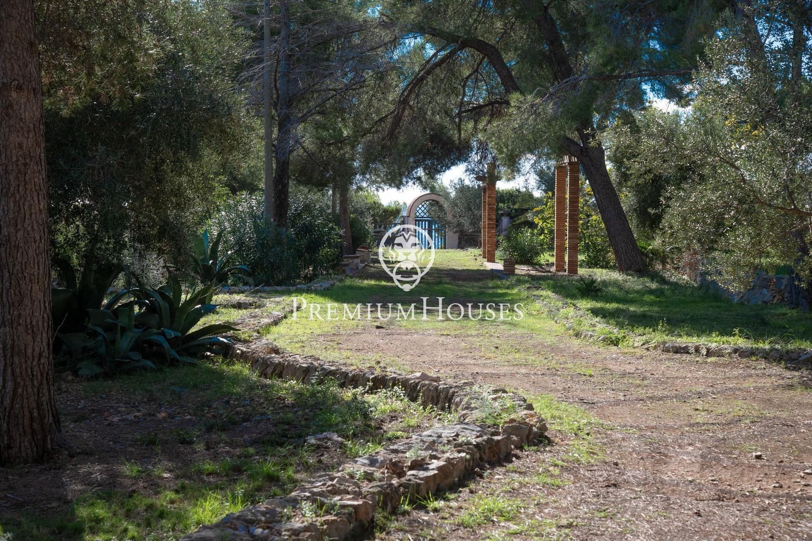 Building Plot for sale in Torredembarra - € 6,550,000 (Ref: 9446631)
