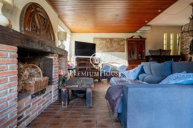 4 soveværelse Bungalow til salg i Salou med swimmingpool - € 650.000 (Ref: 9465714)