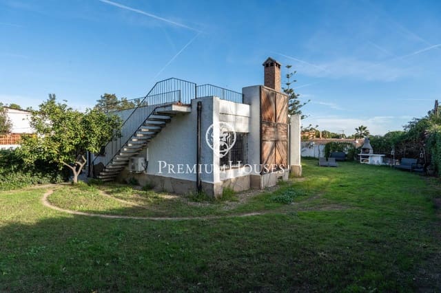 4 soveværelse Bungalow til salg i Salou med swimmingpool - € 650.000 (Ref: 9465714)