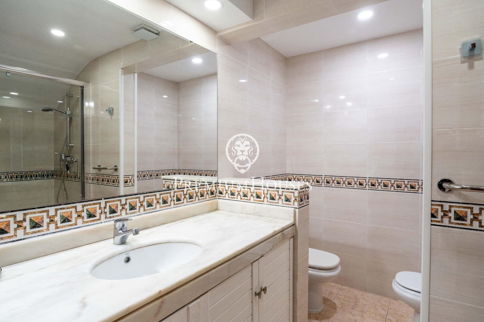 6 bedroom Villa for sale in Castelldefels with pool garage - € 1,445,000 (Ref: 9485349)