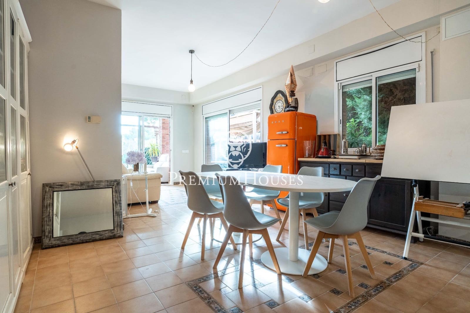 6 bedroom Villa for sale in Castelldefels with pool garage - € 1,445,000 (Ref: 9485349)