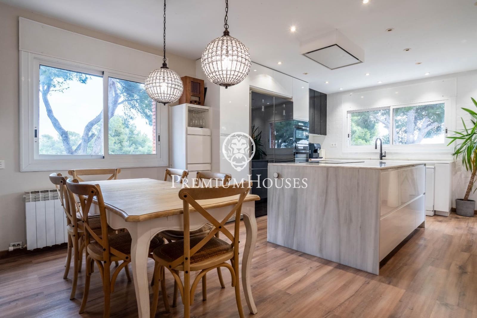 6 bedroom Villa for sale in Castelldefels with pool garage - € 1,445,000 (Ref: 9485349)