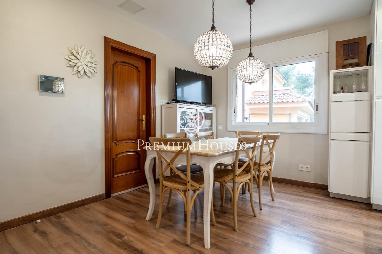 6 bedroom Villa for sale in Castelldefels with pool garage - € 1,445,000 (Ref: 9485349)