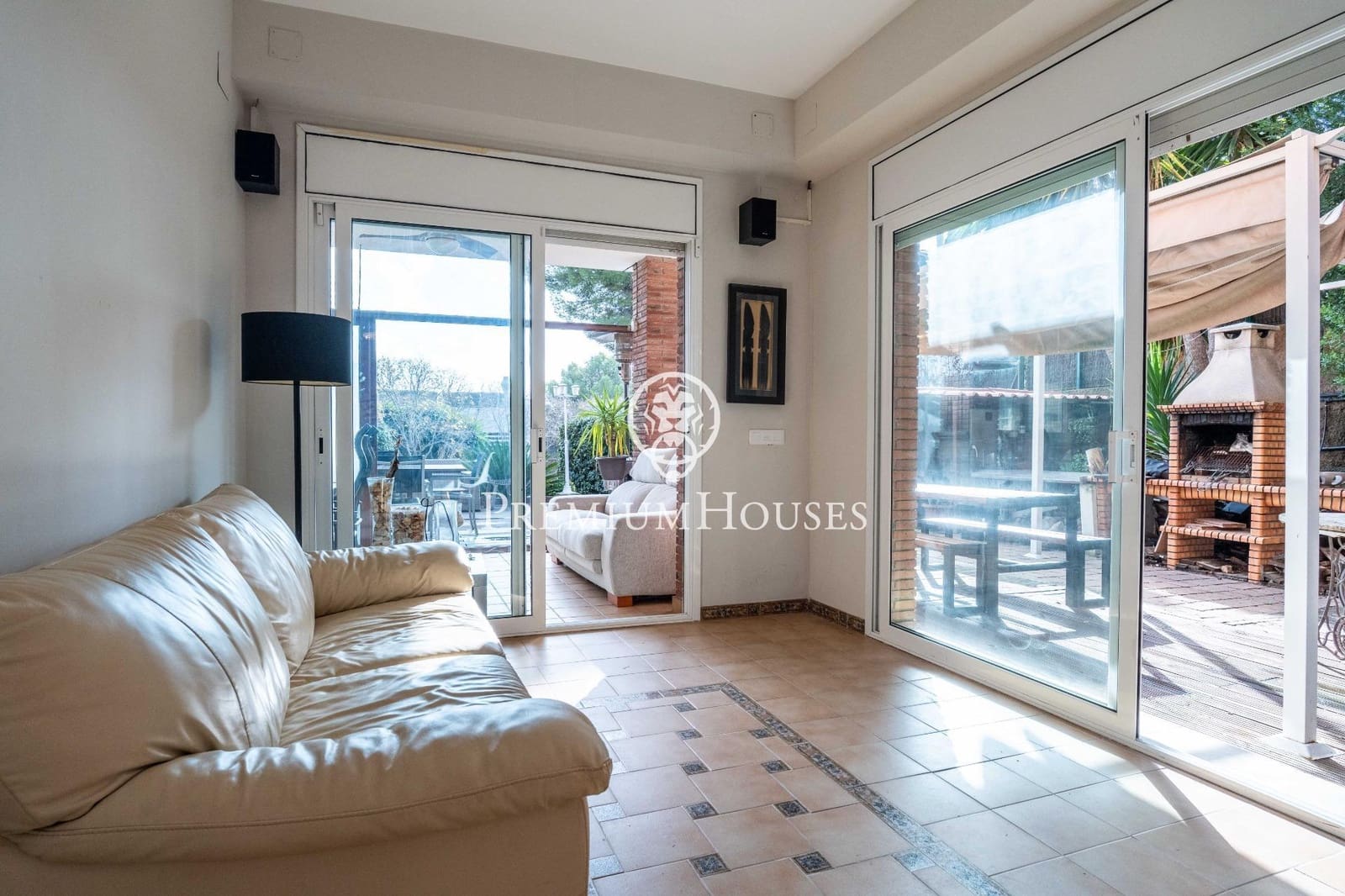 6 bedroom Villa for sale in Castelldefels with pool garage - € 1,445,000 (Ref: 9485349)