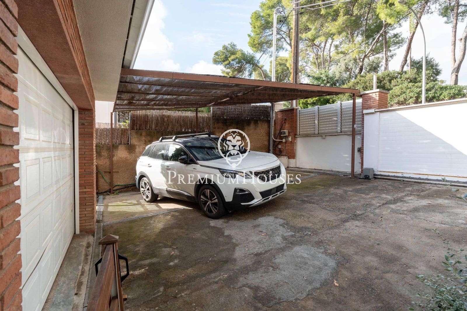 6 bedroom Villa for sale in Castelldefels with pool garage - € 1,445,000 (Ref: 9485349)