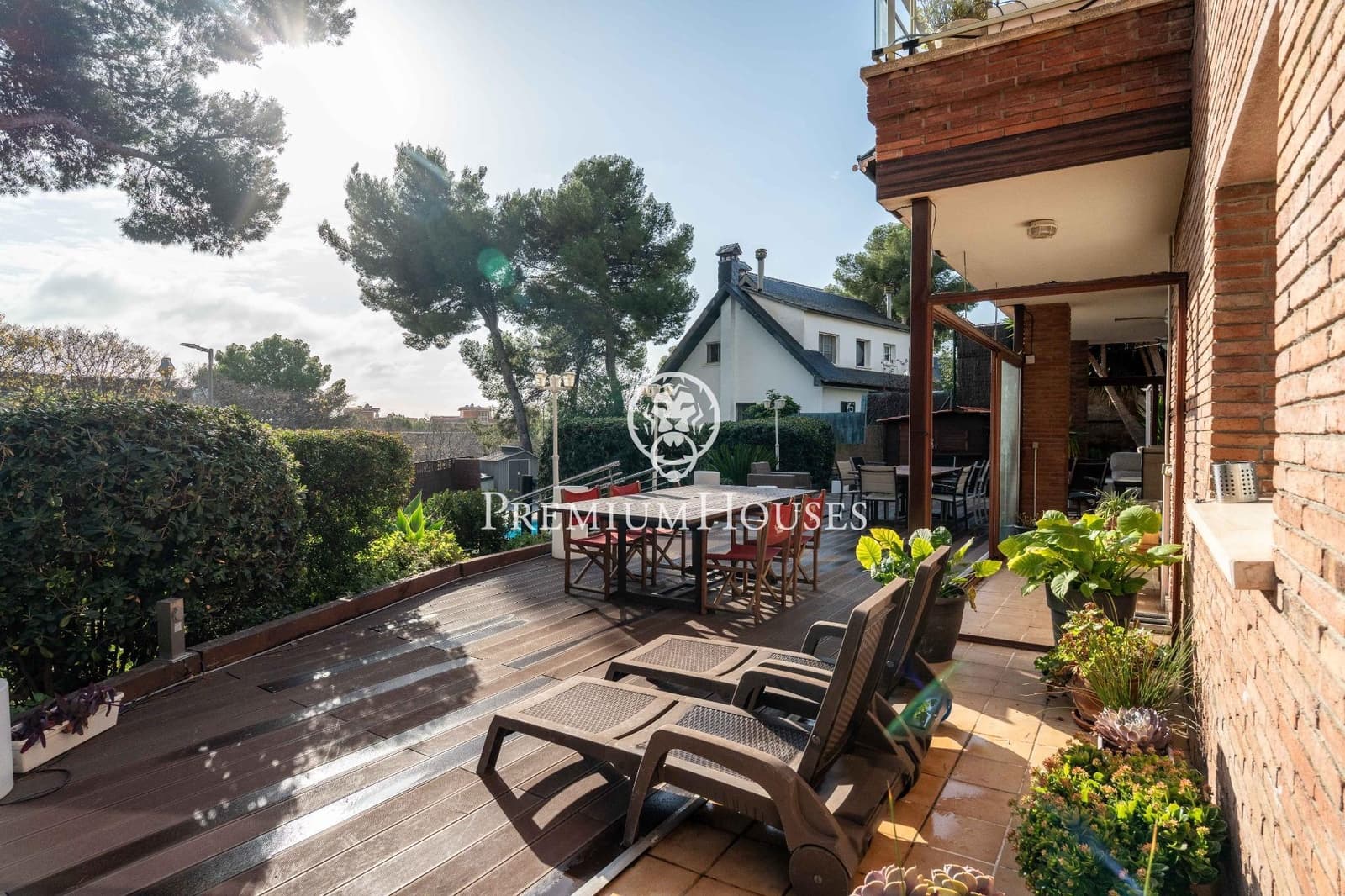 6 bedroom Villa for sale in Castelldefels with pool garage - € 1,445,000 (Ref: 9485349)