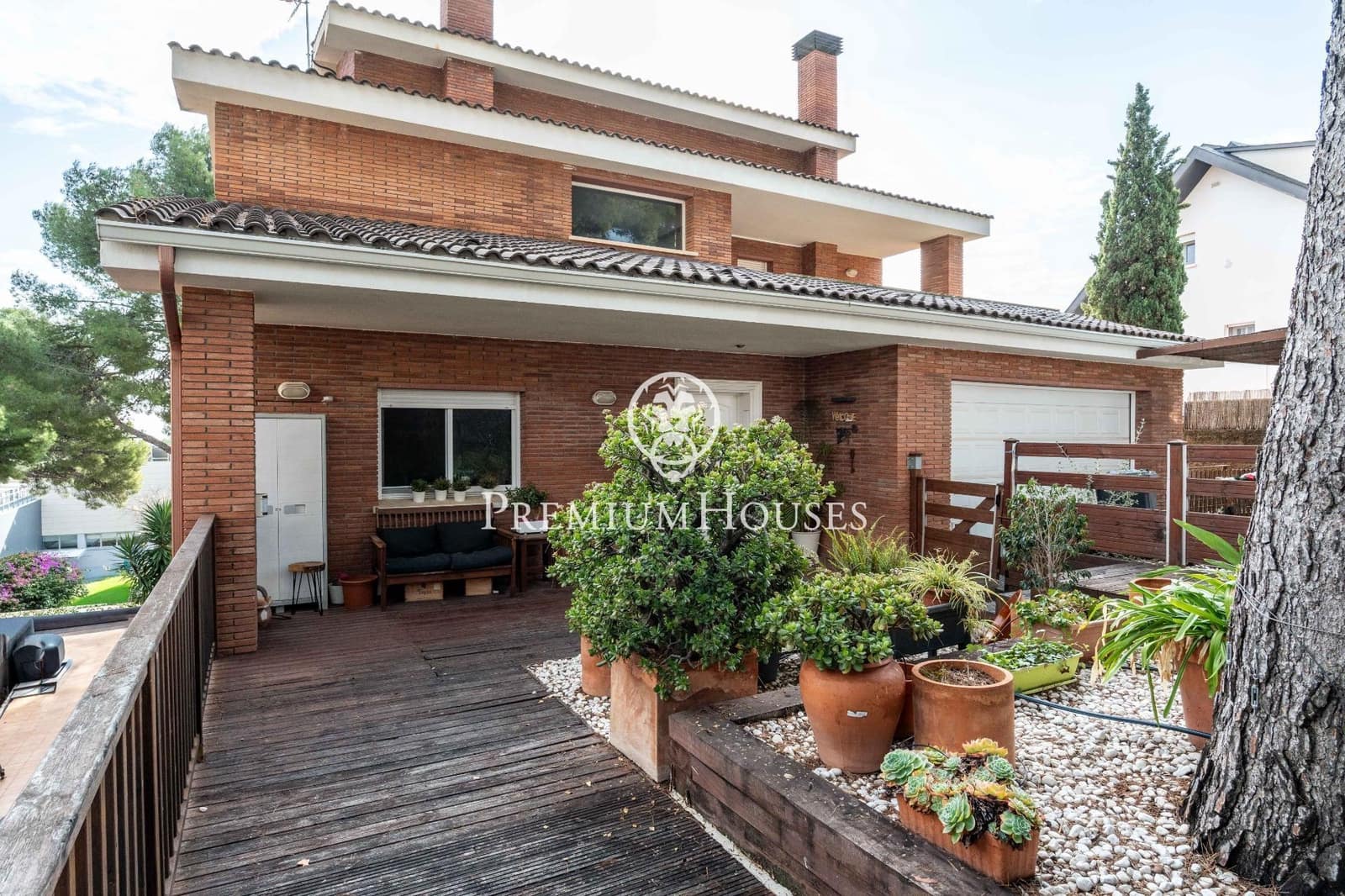 6 bedroom Villa for sale in Castelldefels with pool garage - € 1,445,000 (Ref: 9485349)