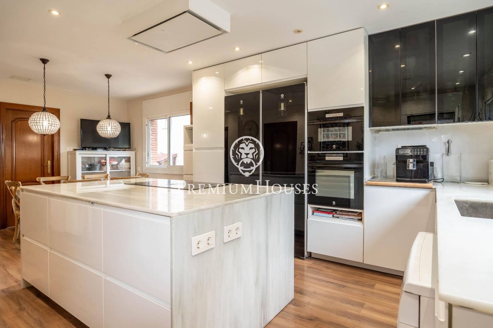 6 soveværelse Villa til salg i Castelldefels med swimmingpool garage - € 1.375.000 (Ref: 9485349)