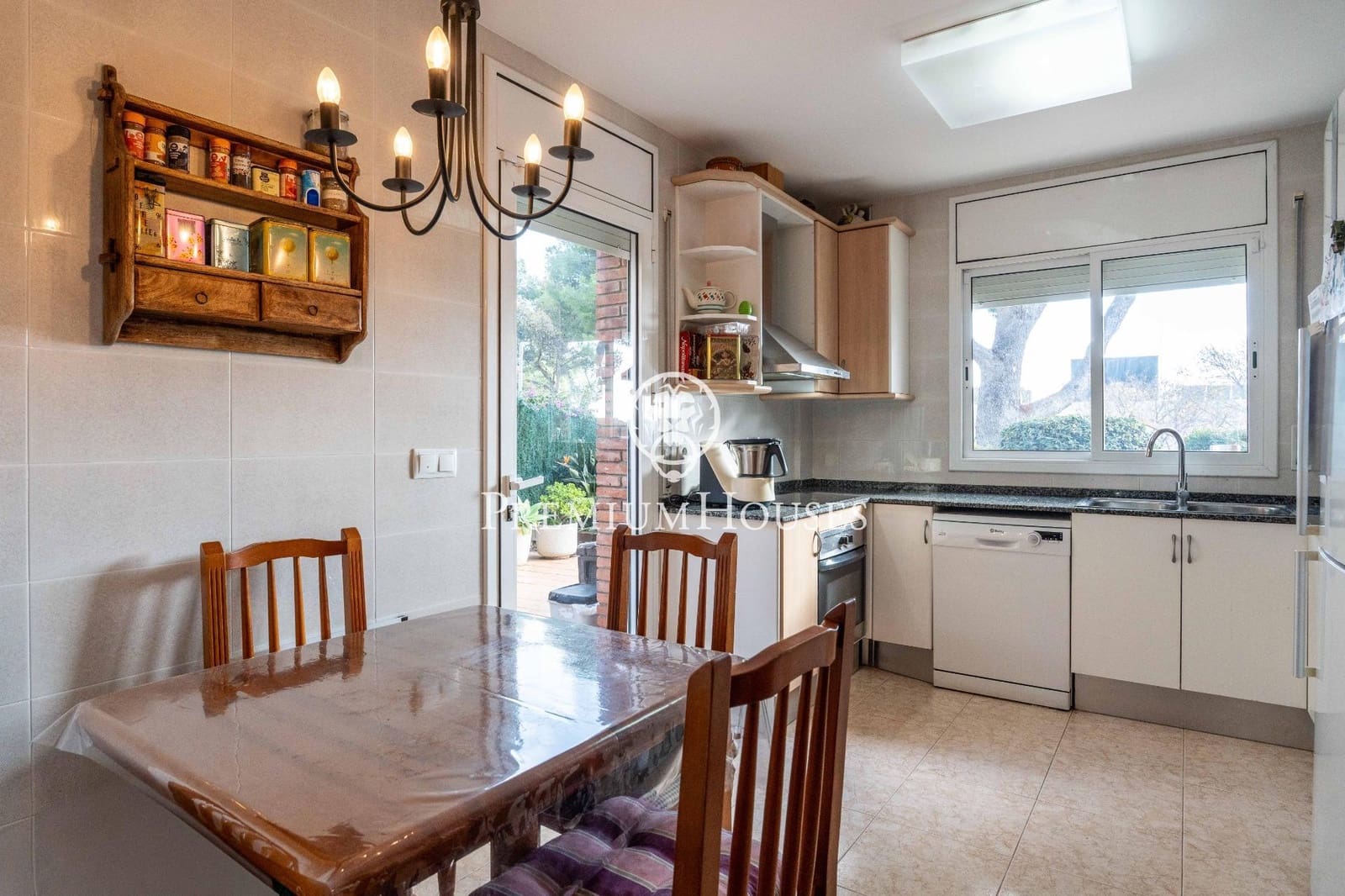 6 soveværelse Villa til salg i Castelldefels med swimmingpool garage - € 1.375.000 (Ref: 9485349)