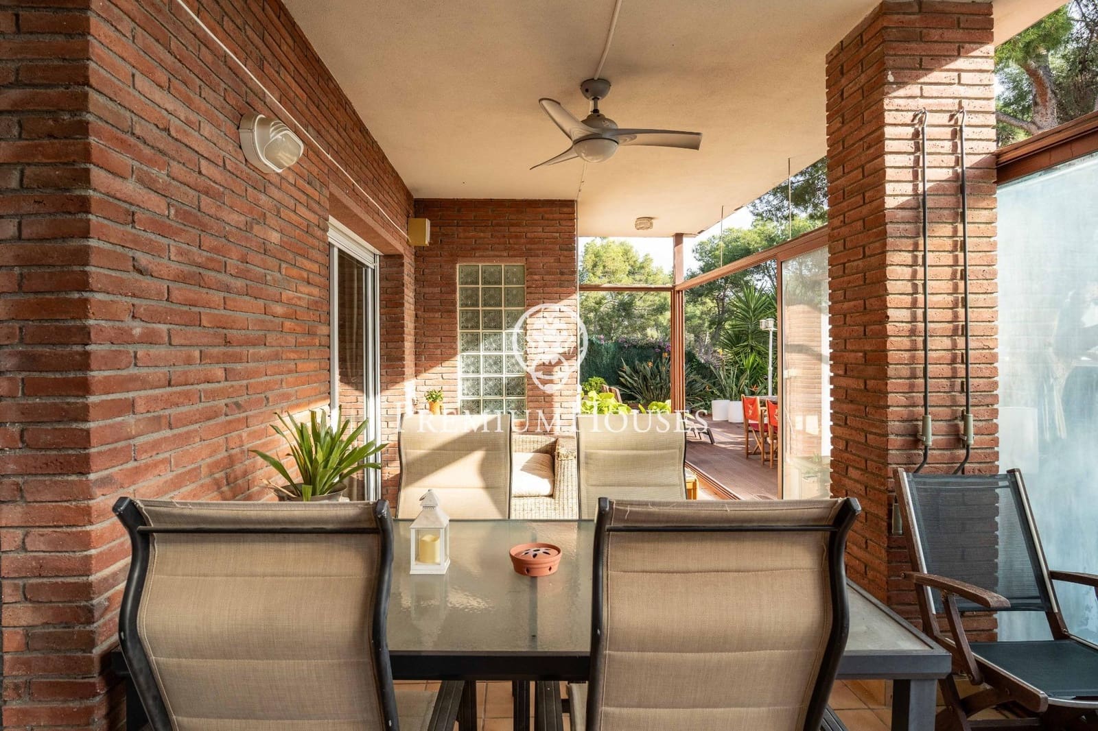 6 soveværelse Villa til salg i Castelldefels med swimmingpool garage - € 1.375.000 (Ref: 9485349)