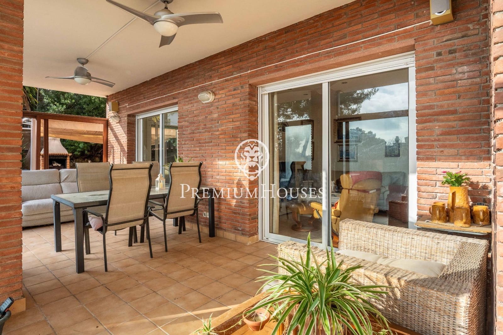 6 soveværelse Villa til salg i Castelldefels med swimmingpool garage - € 1.375.000 (Ref: 9485349)