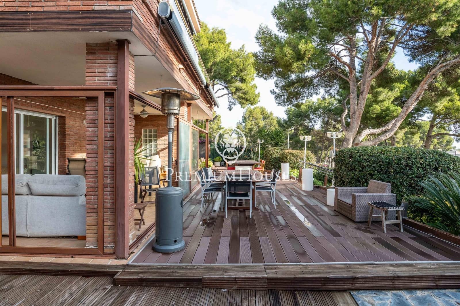6 soveværelse Villa til salg i Castelldefels med swimmingpool garage - € 1.375.000 (Ref: 9485349)
