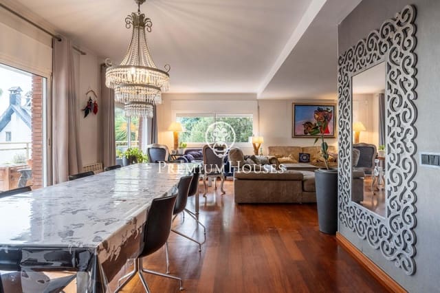 6 soverom Villa til salgs i Castelldefels med svømmebasseng garasje - € 1 375 000 (Ref: 9485349)