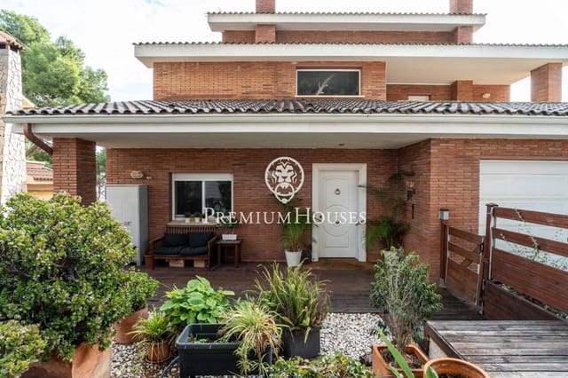 6 soverom Villa til salgs i Castelldefels med svømmebasseng garasje - € 1 375 000 (Ref: 9485349)