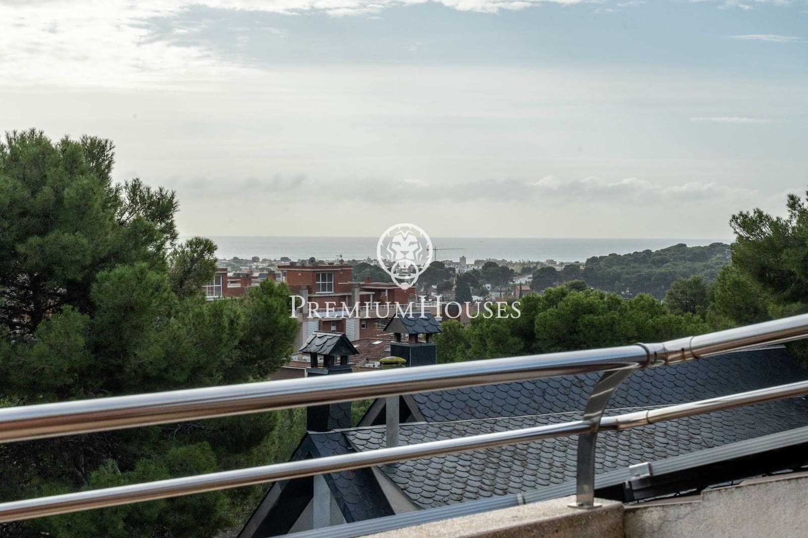 6 makuuhuone Huvila myytävänä paikassa Castelldefels mukana uima-altaan 
autotalli - 1 375 000 € (Ref: 9485349)