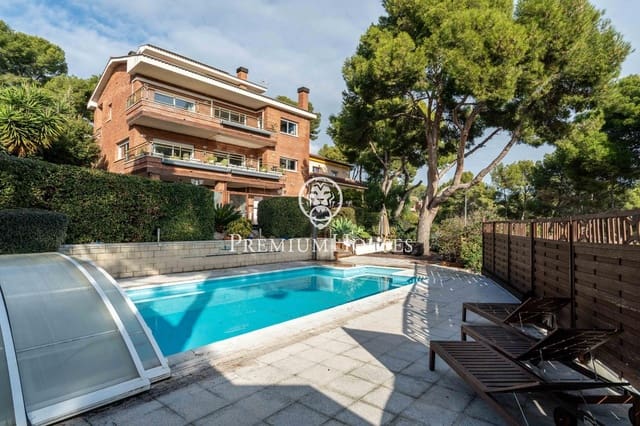 6 soverom Villa til salgs i Castelldefels med svømmebasseng garasje - € 1 375 000 (Ref: 9485349)