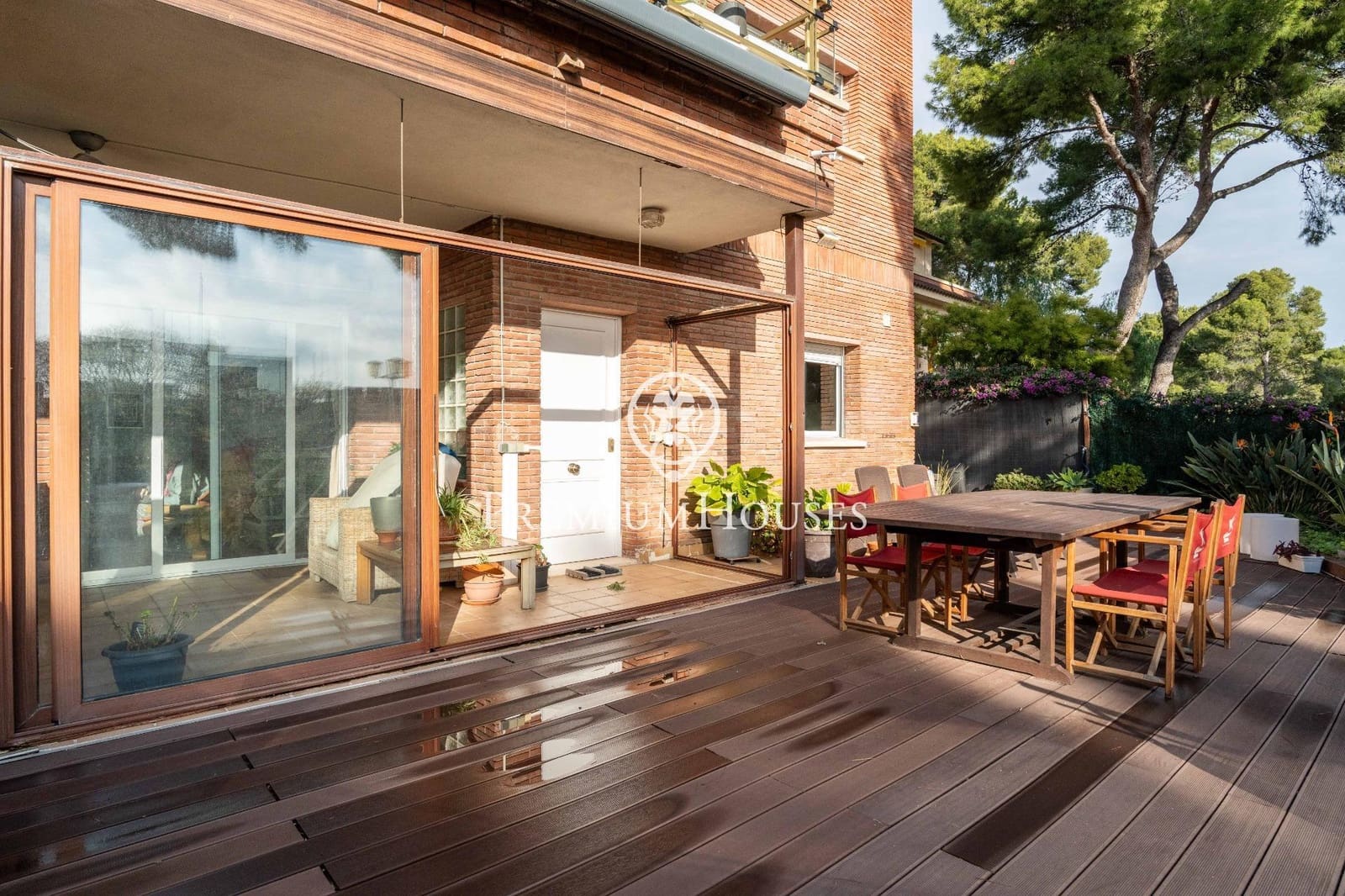 6 makuuhuone Huvila myytävänä paikassa Castelldefels mukana uima-altaan 
autotalli - 1 375 000 € (Ref: 9485349)