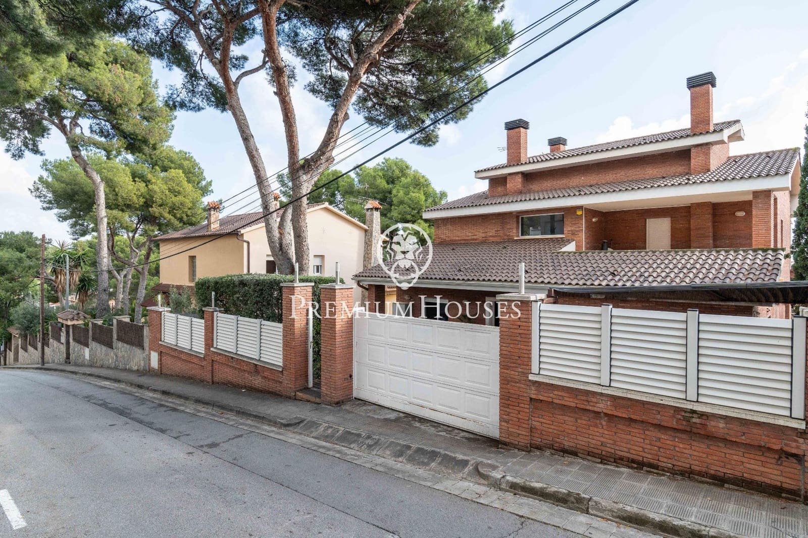 6 makuuhuone Huvila myytävänä paikassa Castelldefels mukana uima-altaan 
autotalli - 1 375 000 € (Ref: 9485349)