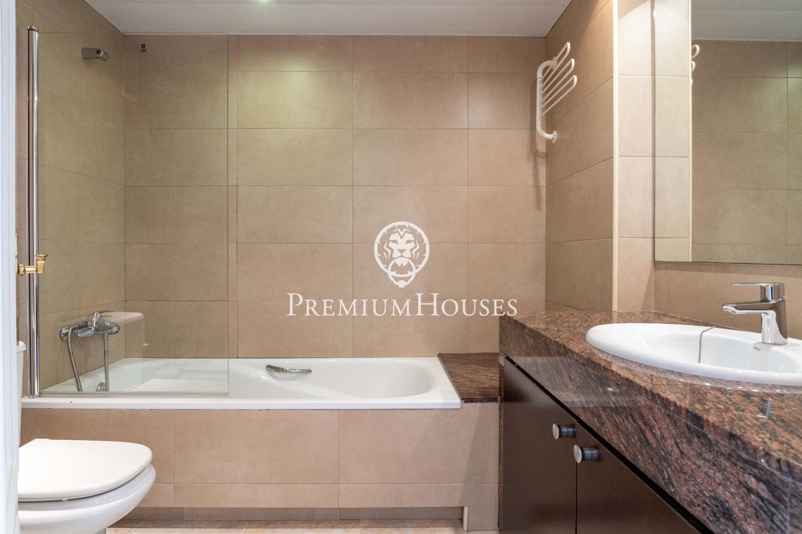 4 makuuhuone Huoneisto myytävänä paikassa Gava mukana uima-altaan - 1 100 000 € (Ref: 9491644)