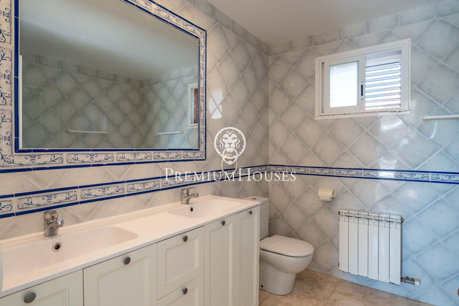 Adosado de 5 habitaciones en Altafulla en venta con garaje - 670.000 € (Ref: 9496406)