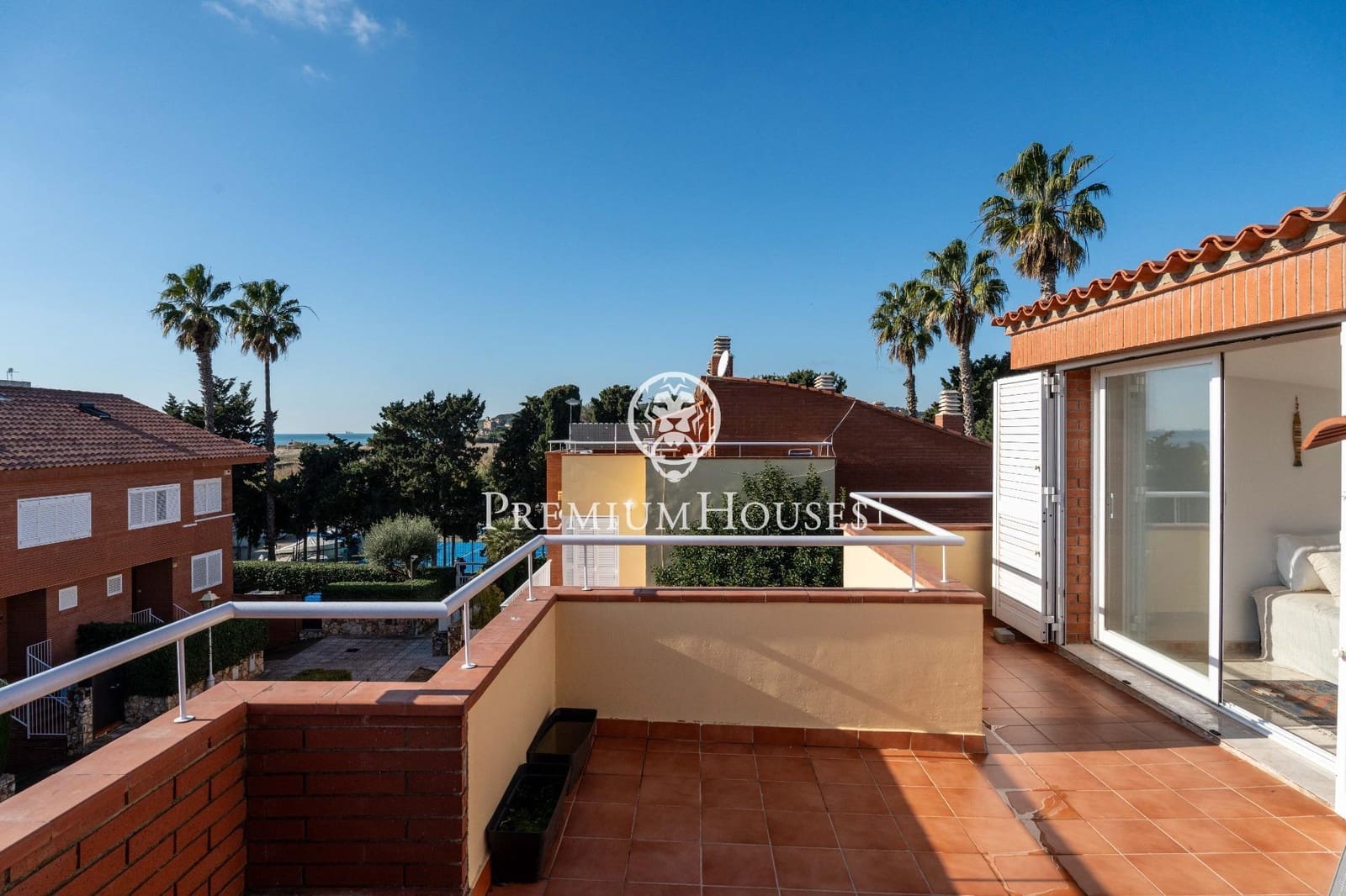 Adosado de 5 habitaciones en Altafulla en venta con garaje - 670.000 € (Ref: 9496406)