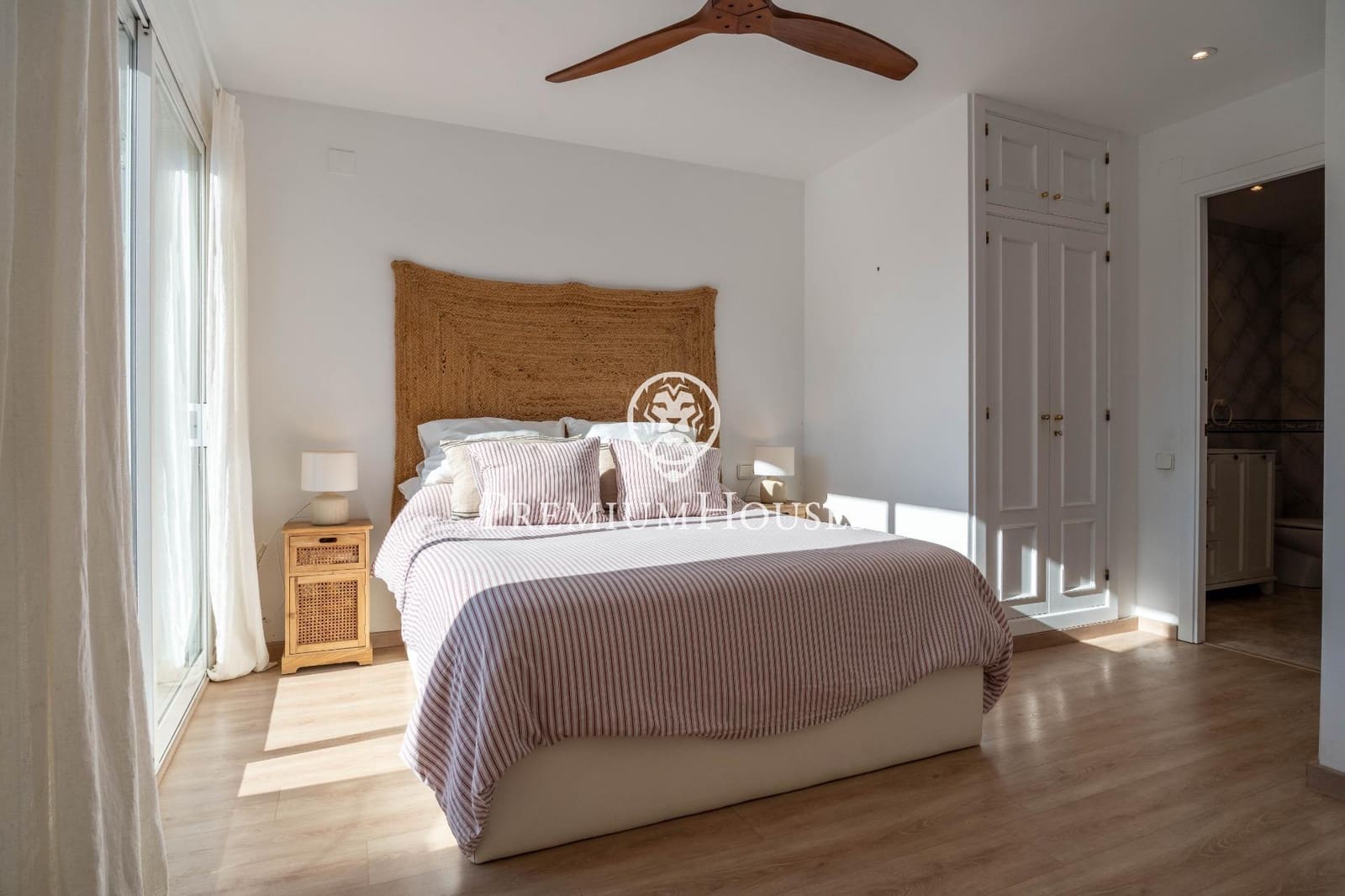 5 bedroom Terraced Villa for sale in Altafulla with garage - € 670,000 (Ref: 9496406)