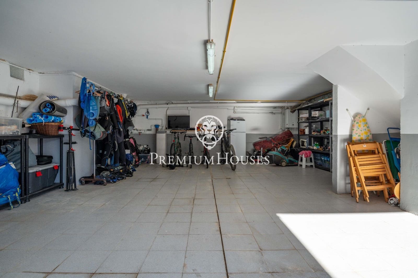 5 bedroom Terraced Villa for sale in Altafulla with garage - € 670,000 (Ref: 9496406)