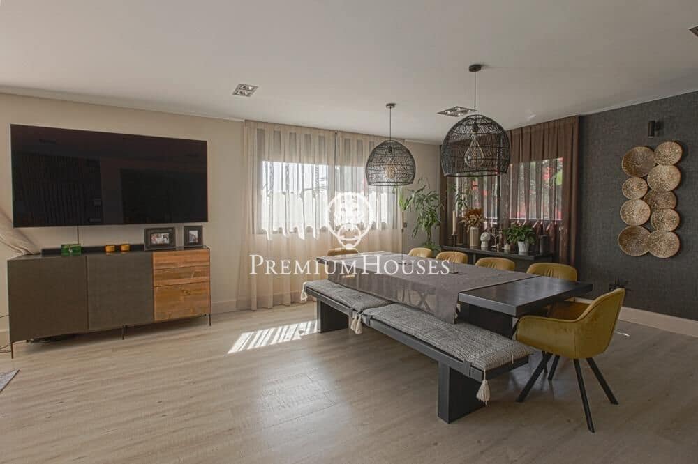 6 bedroom Villa for sale in Sitges with pool garage - € 1,750,000 (Ref: 9496408)