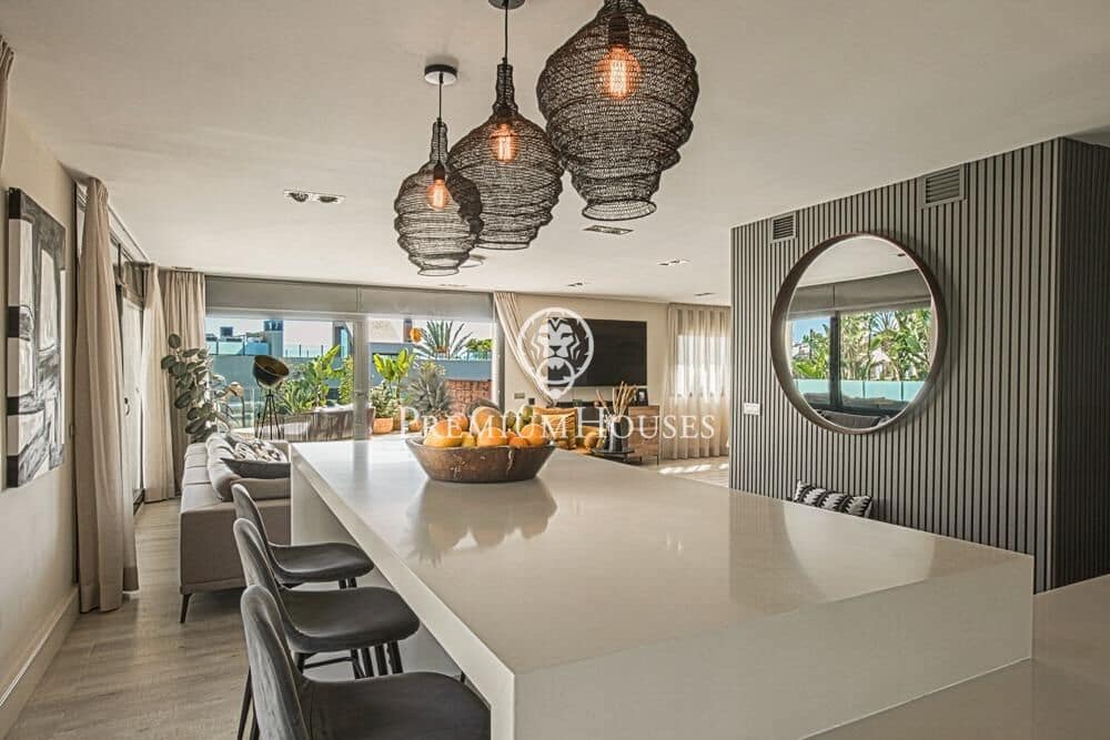 6 bedroom Villa for sale in Sitges with pool garage - € 1,750,000 (Ref: 9496408)