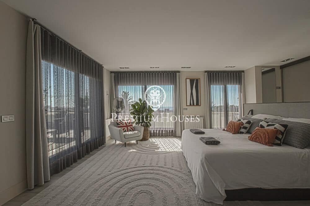 6 bedroom Villa for sale in Sitges with pool garage - € 1,750,000 (Ref: 9496408)