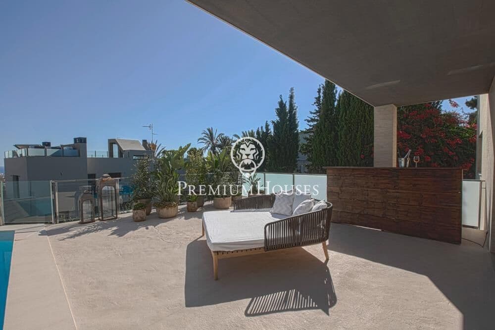 6 bedroom Villa for sale in Sitges with pool garage - € 1,750,000 (Ref: 9496408)