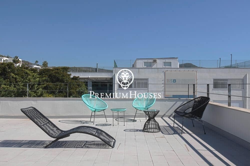 6 bedroom Villa for sale in Sitges with pool garage - € 1,750,000 (Ref: 9496408)