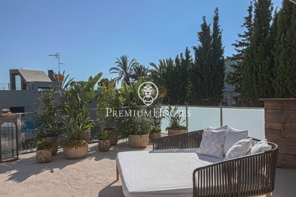 6 bedroom Villa for sale in Sitges with pool garage - € 1,750,000 (Ref: 9496408)