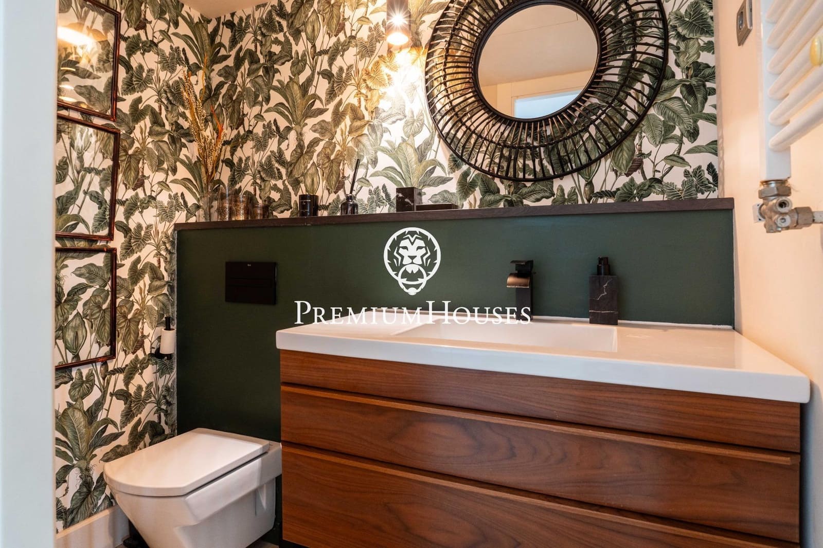 6 bedroom Villa for sale in Sitges with pool garage - € 1,750,000 (Ref: 9496408)