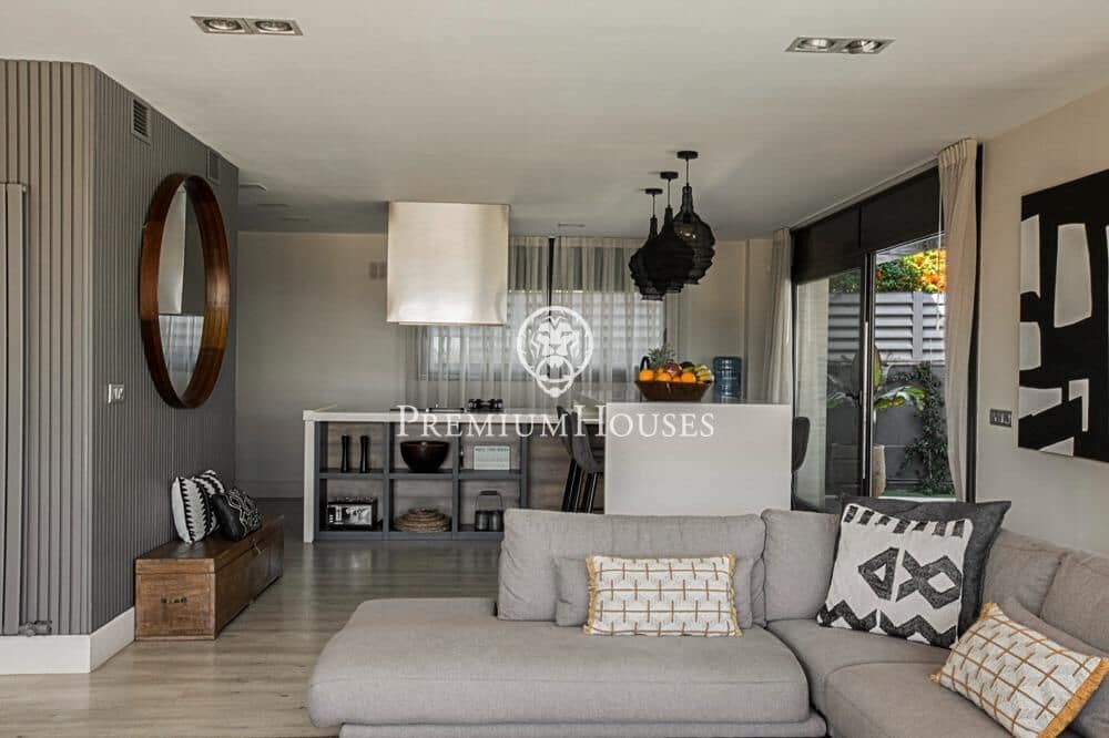 6 bedroom Villa for sale in Sitges with pool garage - € 1,750,000 (Ref: 9496408)