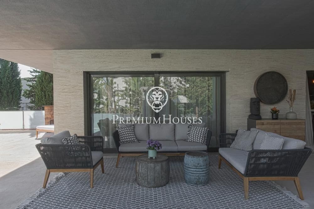 6 bedroom Villa for sale in Sitges with pool garage - € 1,750,000 (Ref: 9496408)