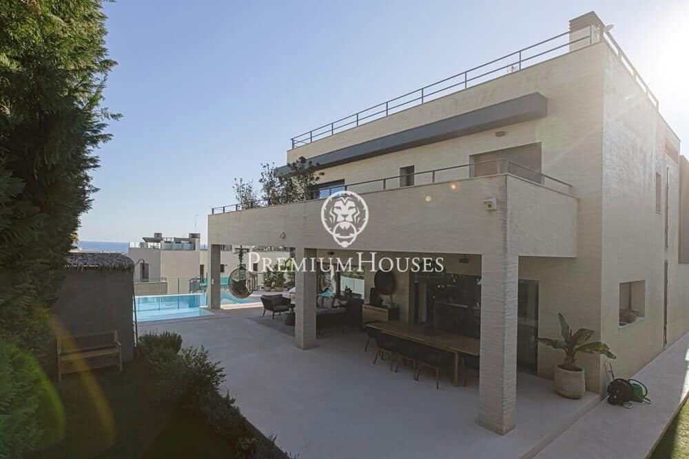 6 bedroom Villa for sale in Sitges with pool garage - € 1,750,000 (Ref: 9496408)