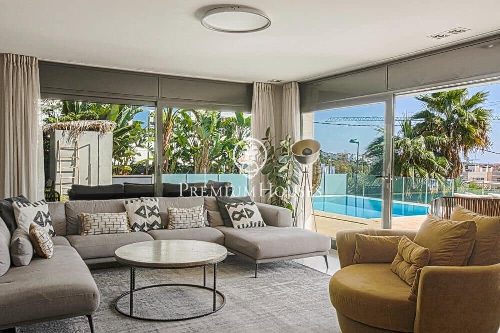 6 bedroom Villa for sale in Sitges with pool garage - € 1,750,000 (Ref: 9496408)