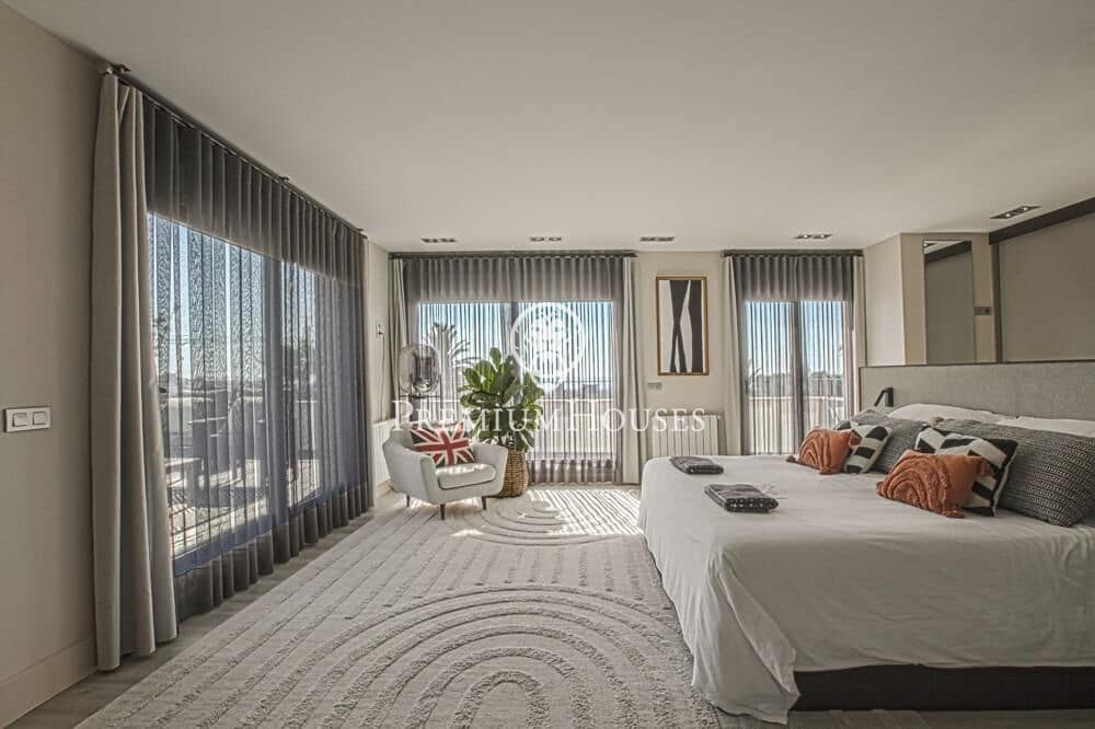 6 bedroom Villa for sale in Sitges with pool garage - € 1,750,000 (Ref: 9496408)