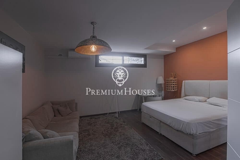 6 bedroom Villa for sale in Sitges with pool garage - € 1,750,000 (Ref: 9496408)