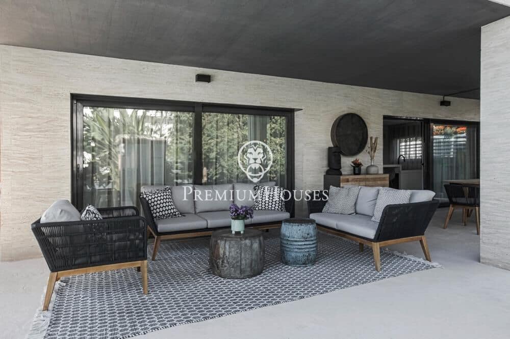 6 bedroom Villa for sale in Sitges with pool garage - € 1,750,000 (Ref: 9496408)