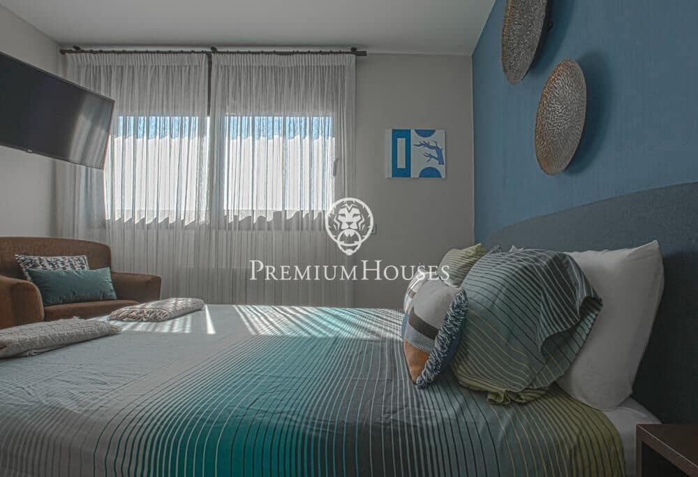 6 bedroom Villa for sale in Sitges with pool garage - € 1,750,000 (Ref: 9496408)