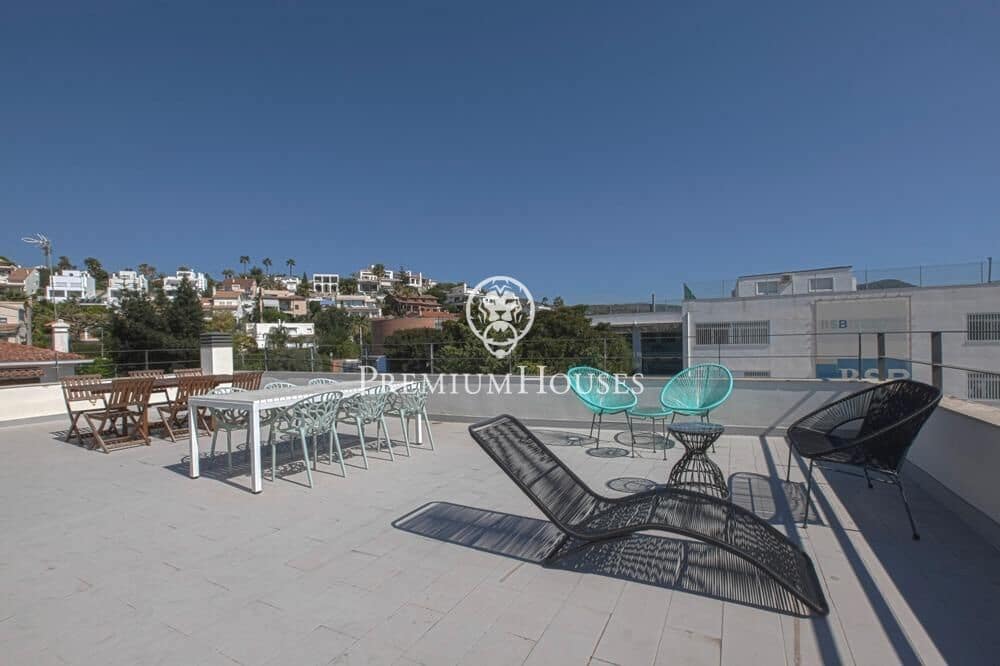 6 bedroom Villa for sale in Sitges with pool garage - € 1,750,000 (Ref: 9496408)