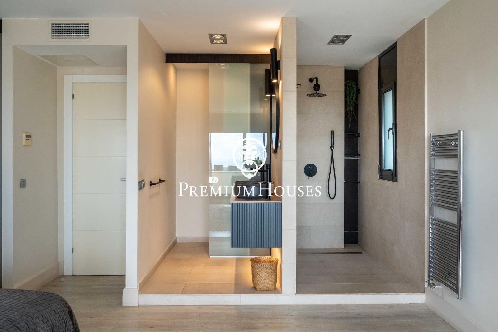 6 bedroom Villa for sale in Sitges with pool garage - € 1,750,000 (Ref: 9496408)