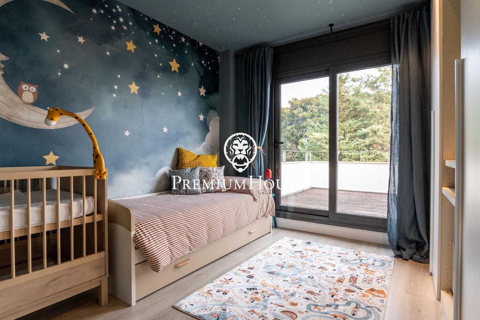 6 bedroom Villa for sale in Sitges with pool garage - € 1,750,000 (Ref: 9496408)