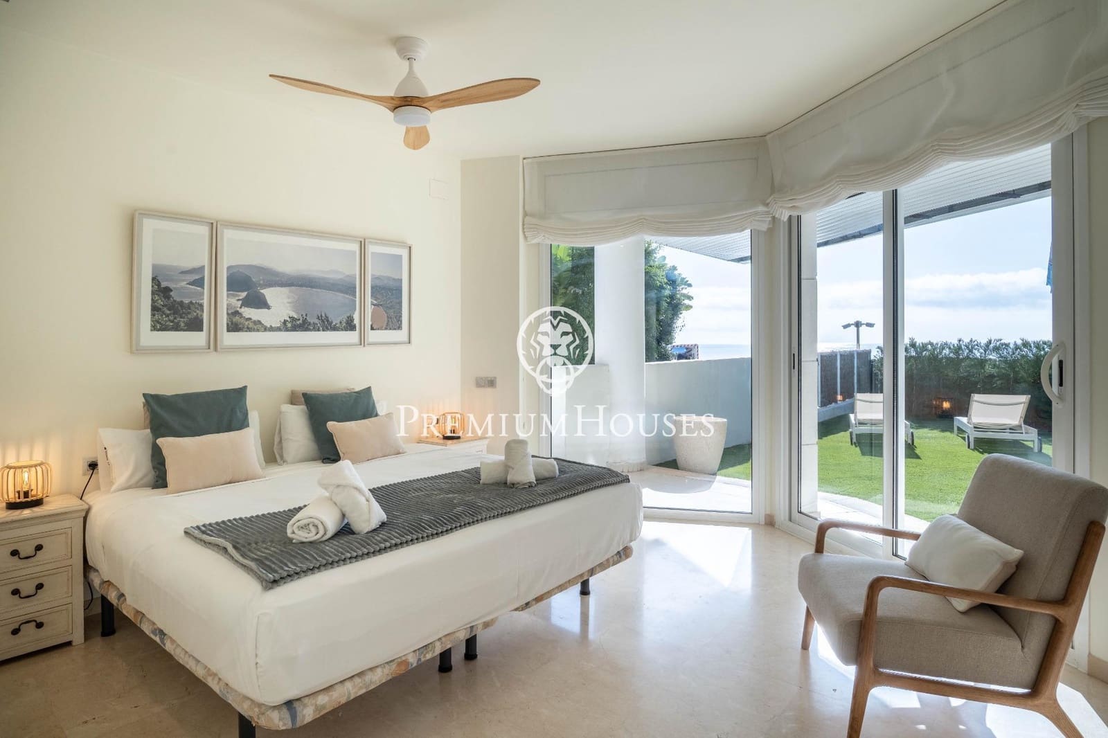 4 bedroom Beach Apartment for sale in Sitges with pool - € 1,490,000 (Ref: 9496409)